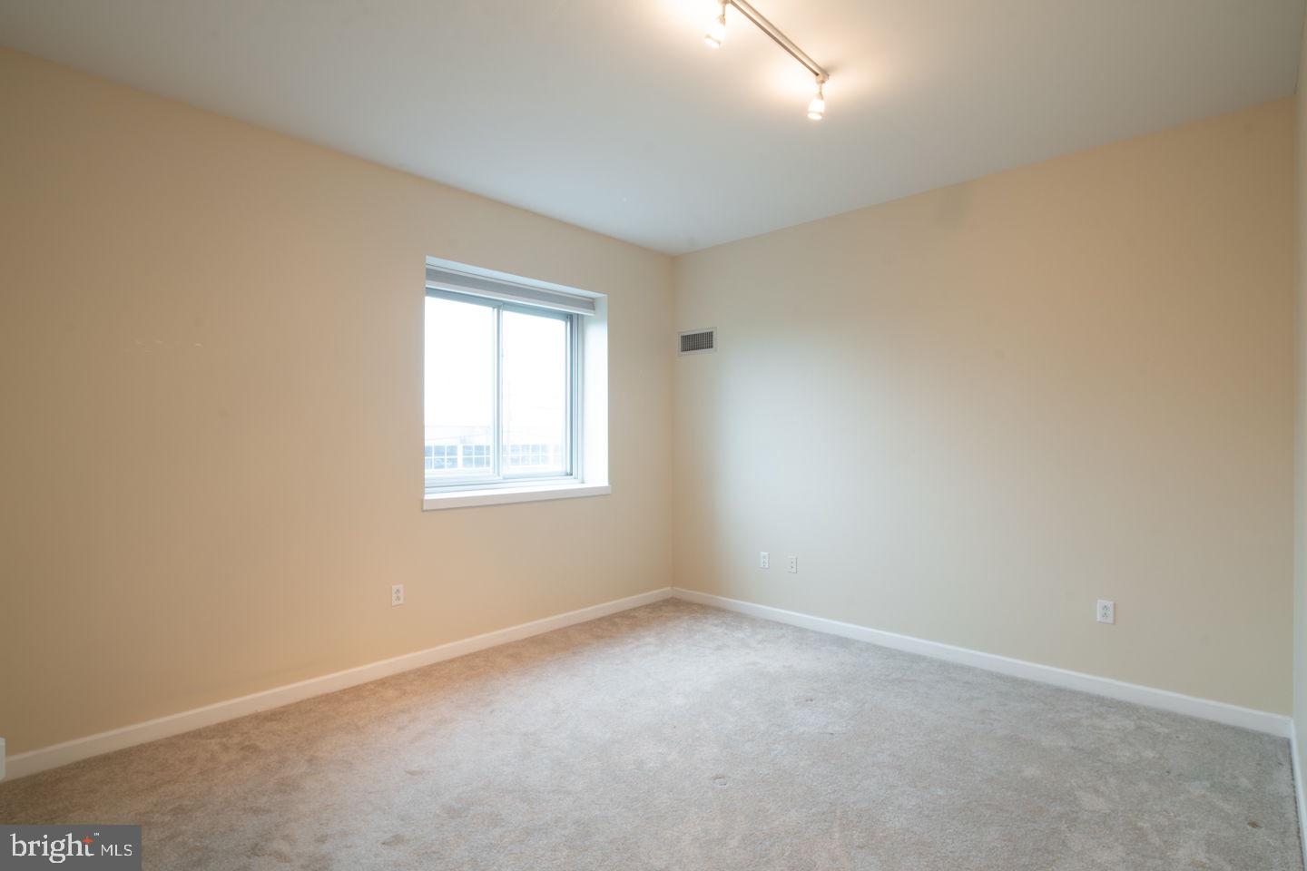 WATERFRONT SQUARE - Residential Lease