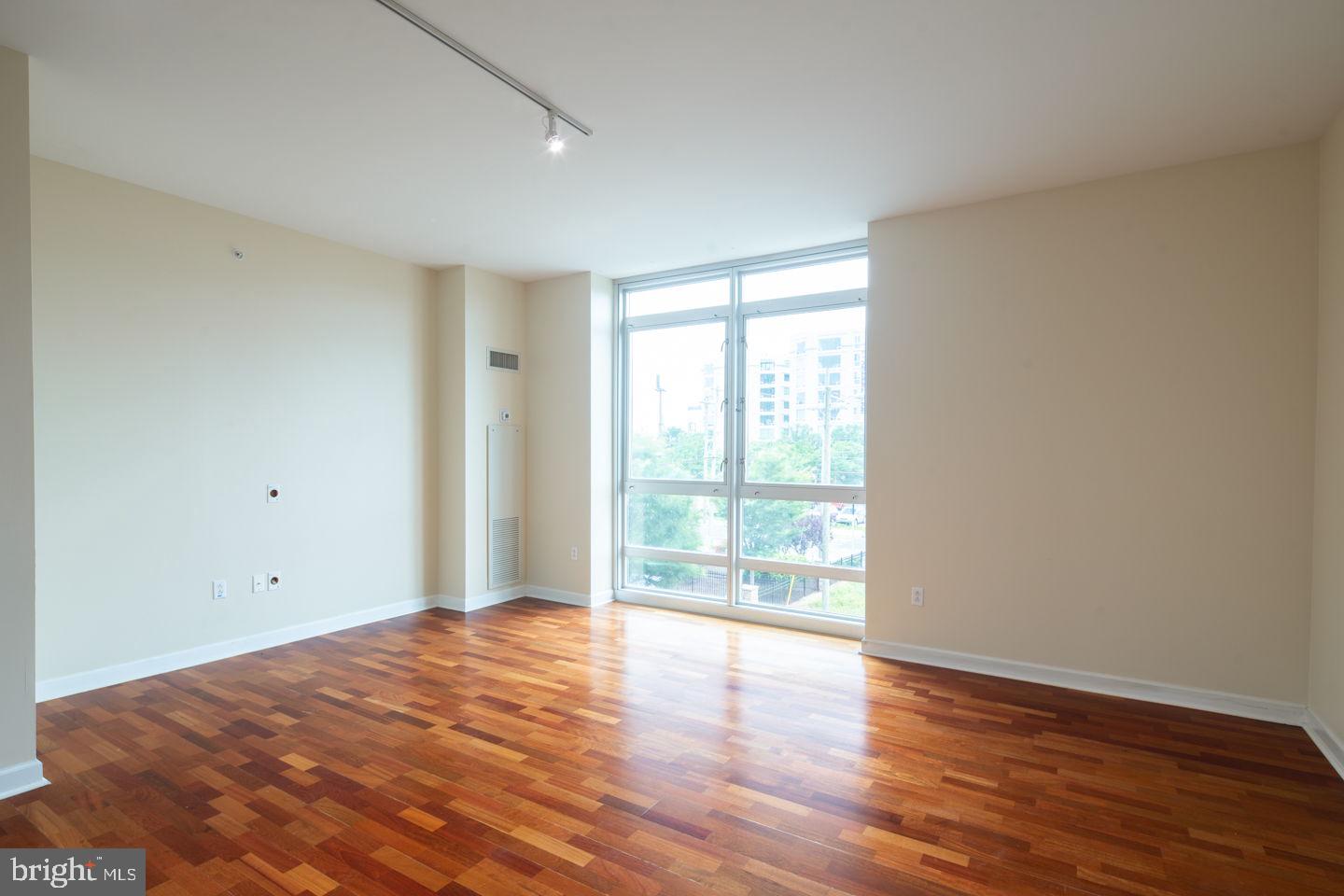 WATERFRONT SQUARE - Residential Lease