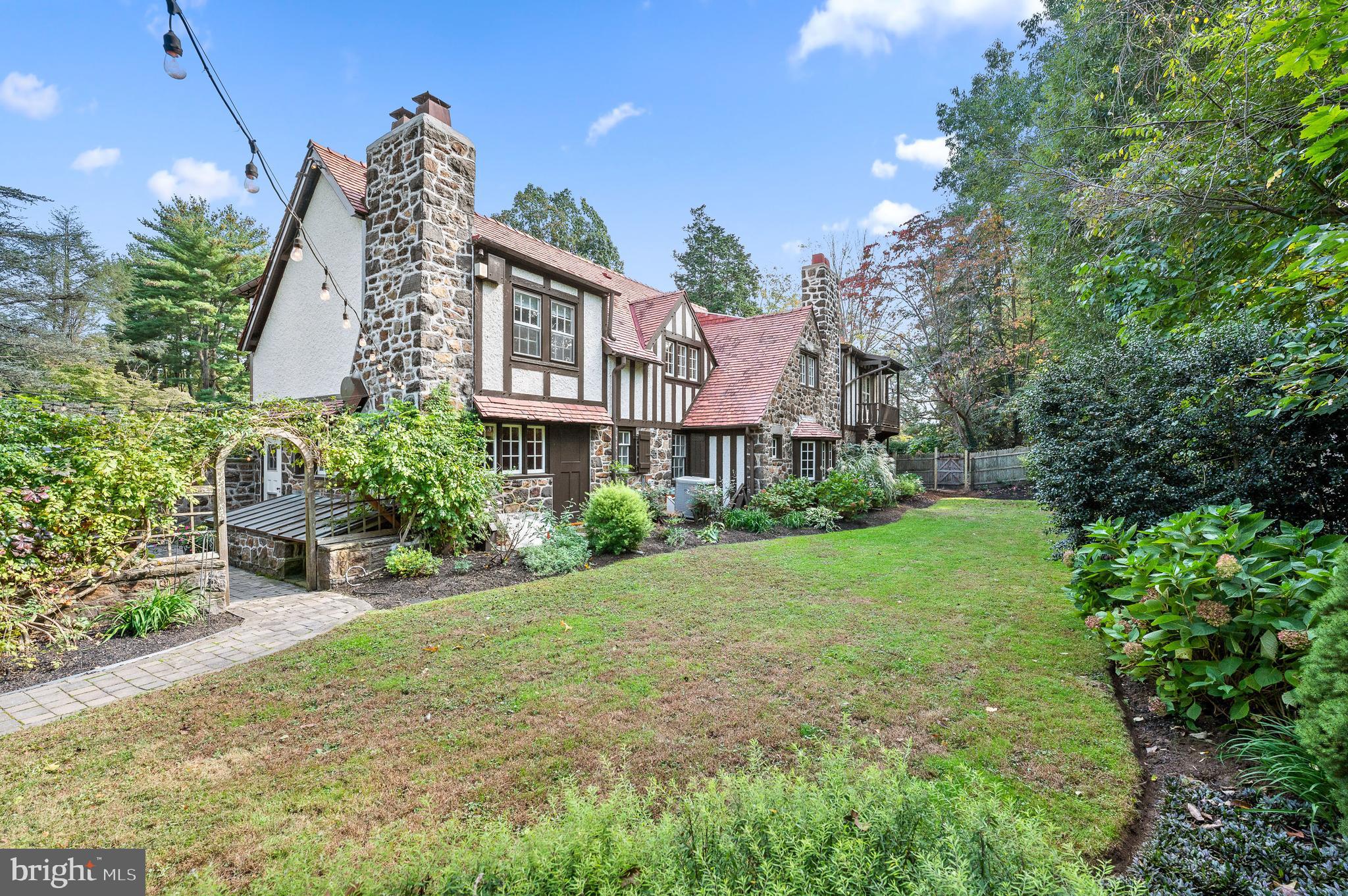 FOX HILL - Residential