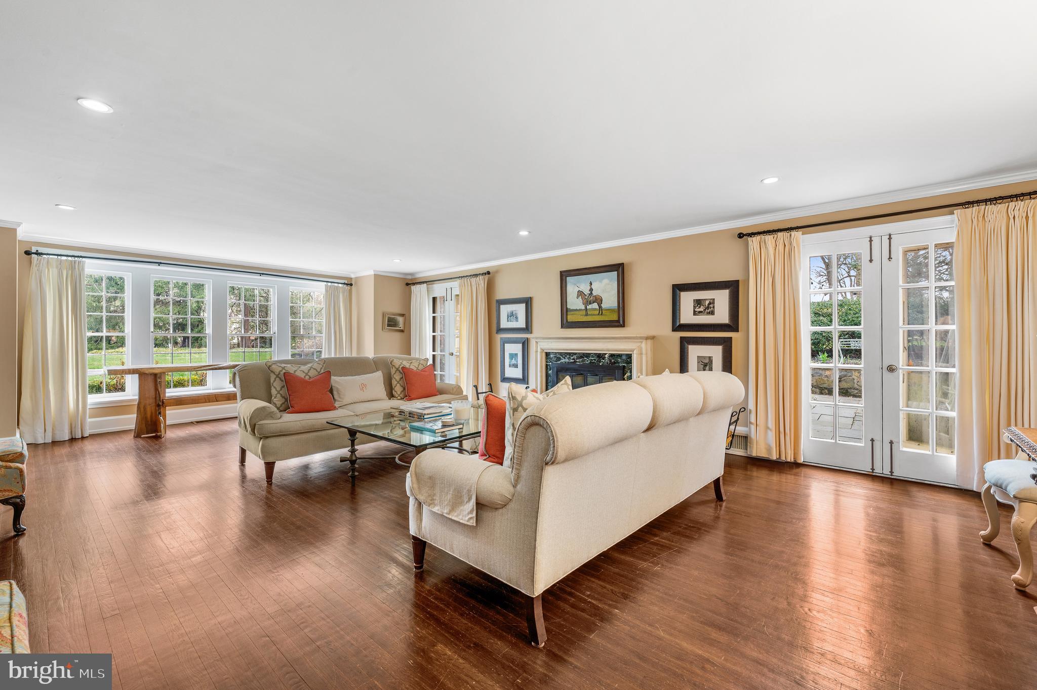 FOX HILL - Residential