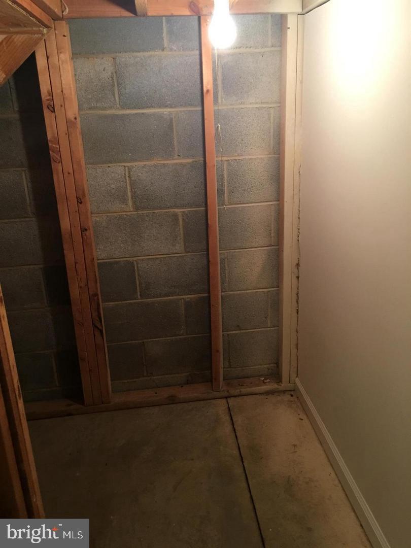 AMBERFIELD - Residential Lease