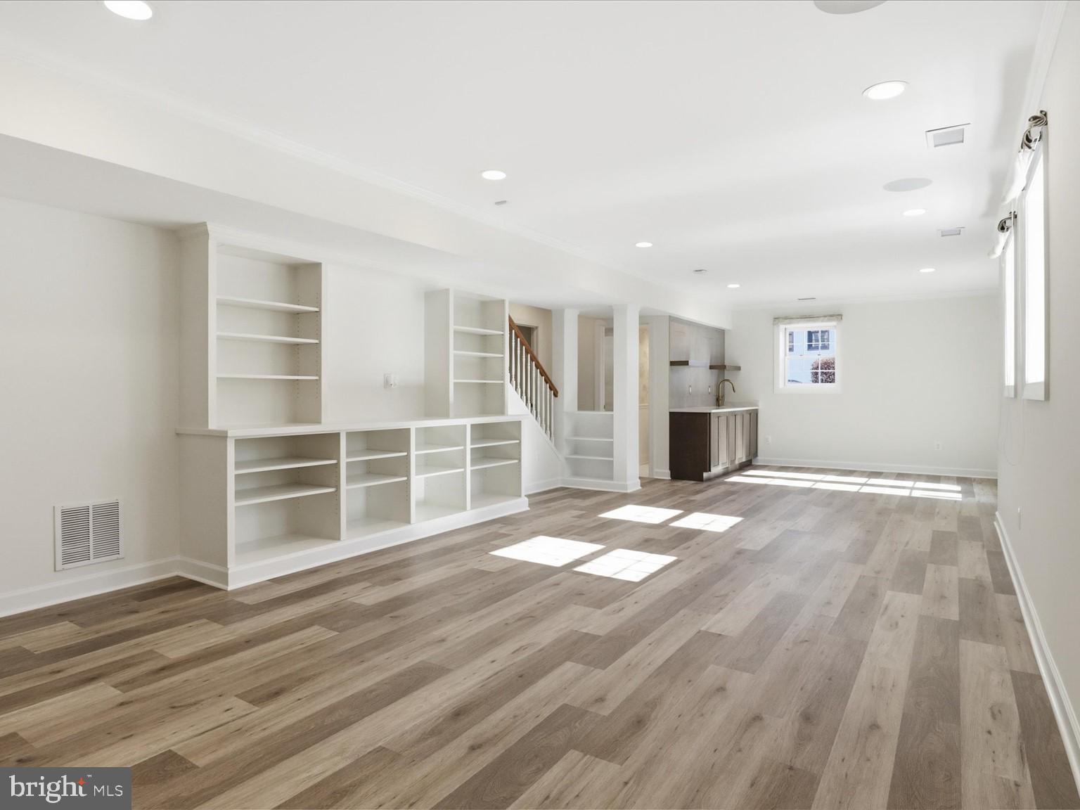 MOUNT AT TYSONS CORNER - Residential