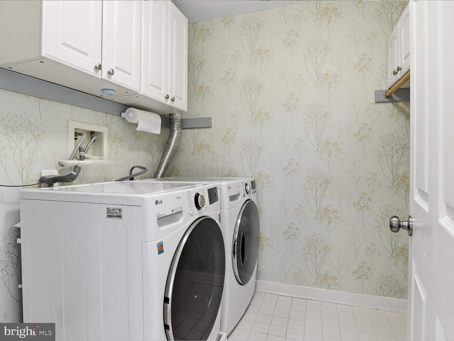 MOUNT AT TYSONS CORNER - Residential