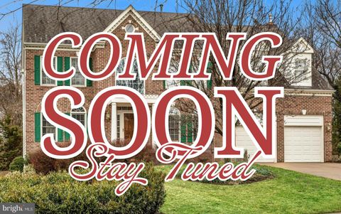 2310 COLONEL LINDSAY COURT FALLS CHURCH VA 22043