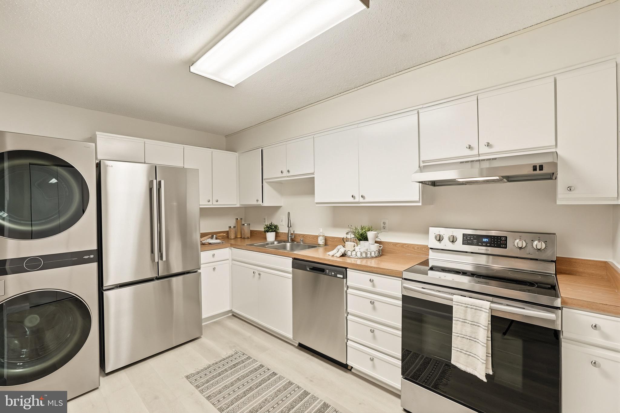 15100 INTERLACHEN DRIVE 4-206