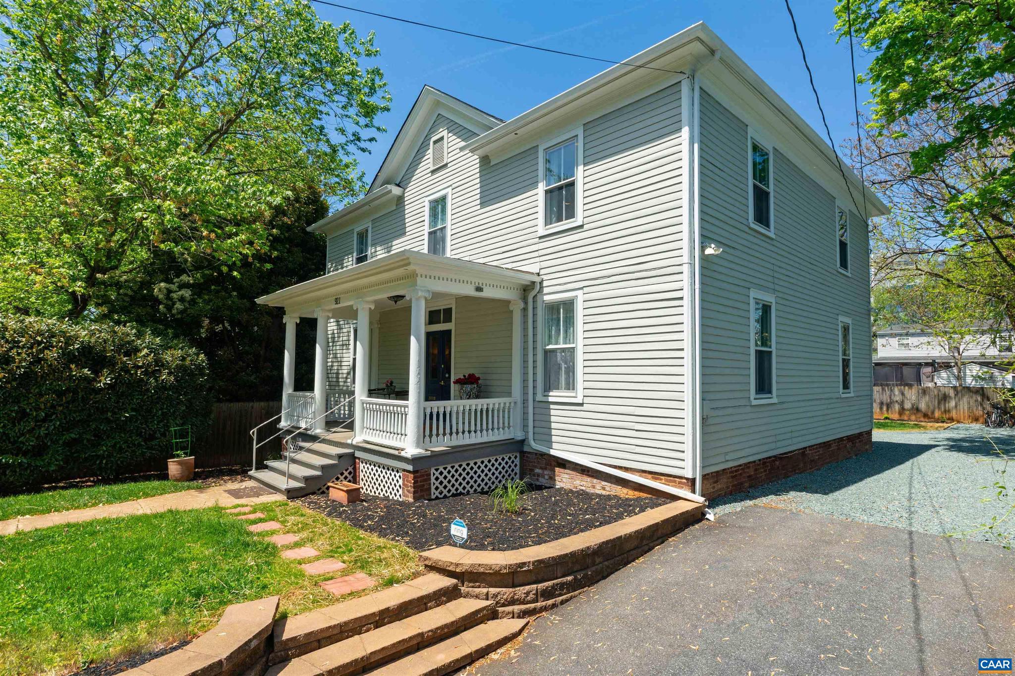 921 CHERRY AVE
