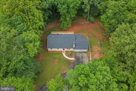 Photo of 12216 Stoneybrook Drive, MANASSAS, VA 20112 (MLS # VAPW2119974)
