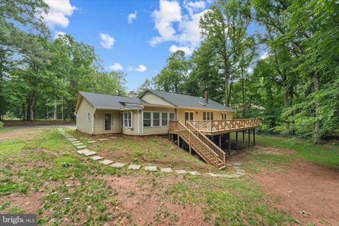 Photo of 12216 Stoneybrook Drive, MANASSAS, VA 20112 (MLS # VAPW2119974)