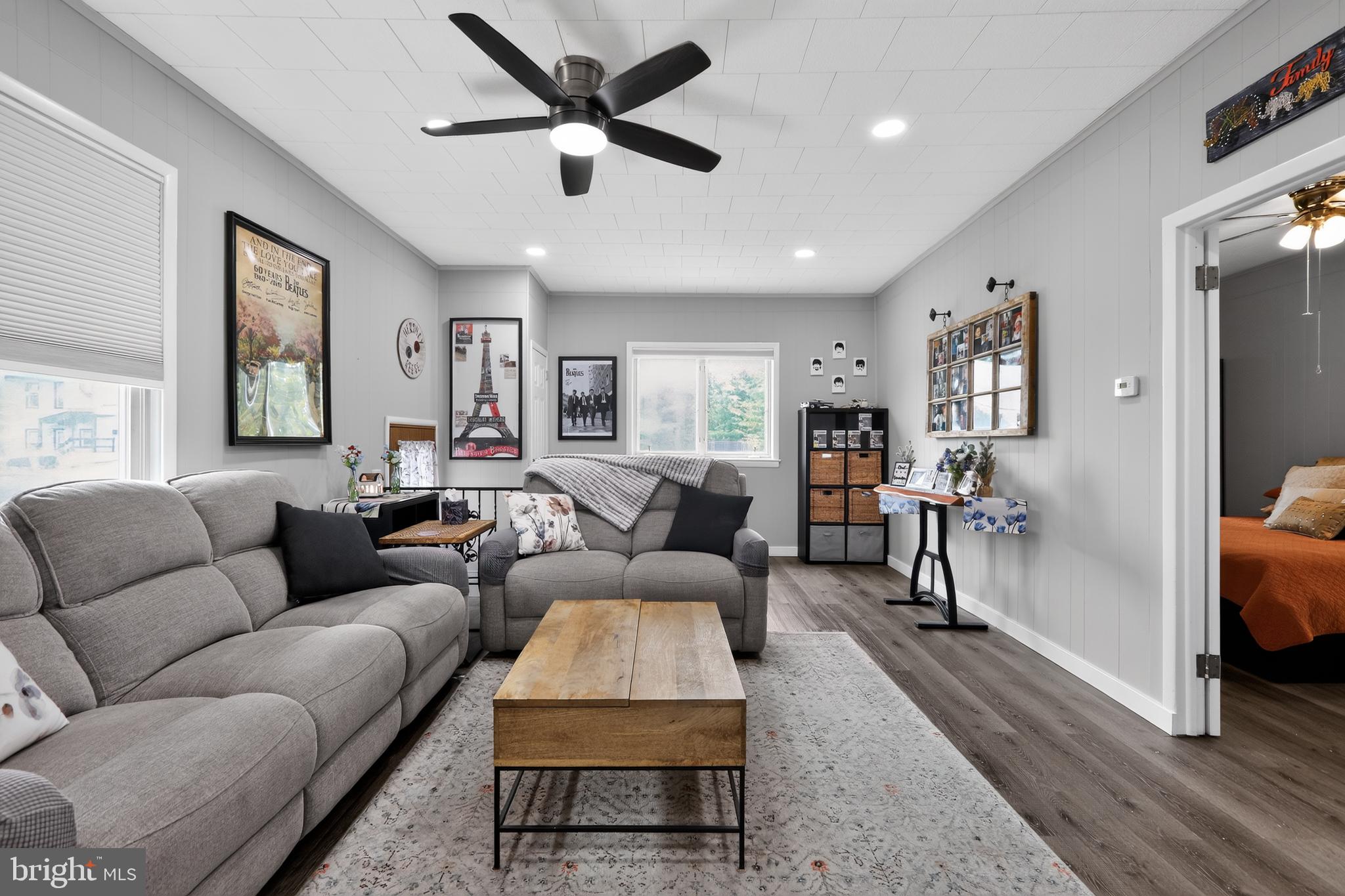 4 BLACKS TERRACE