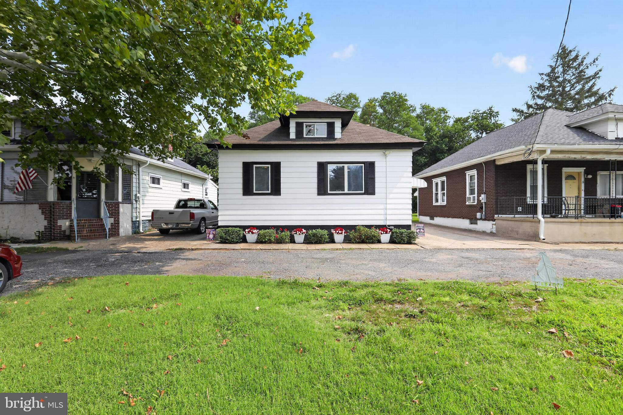 4 BLACKS TERRACE