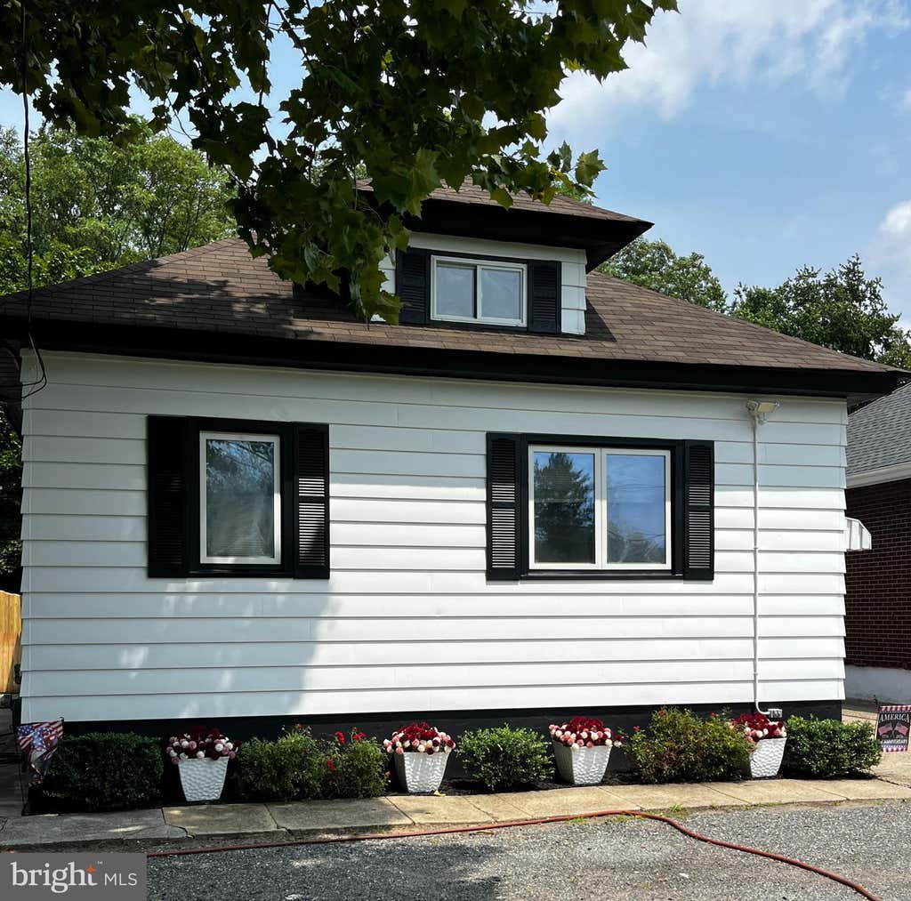 Photo of 4 Blacks Terrace, PAULSBORO, NJ 08066 (MLS # NJGL2077208)