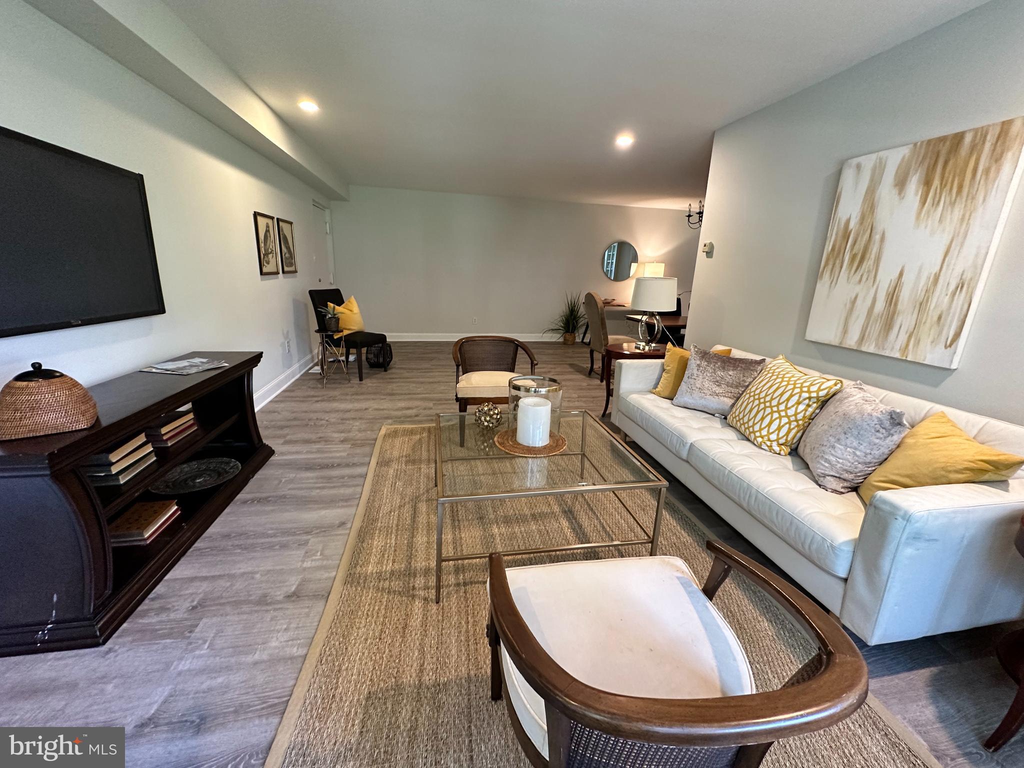 HOMELAND SOUTHWAY - Residential Lease