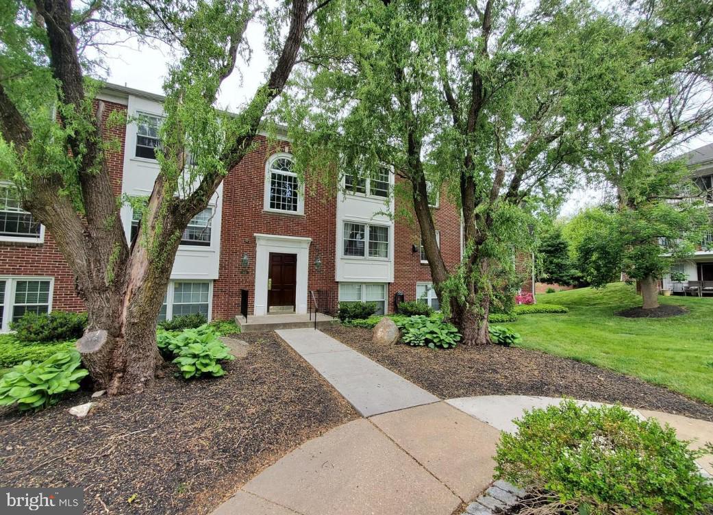 HOMELAND SOUTHWAY - Residential Lease