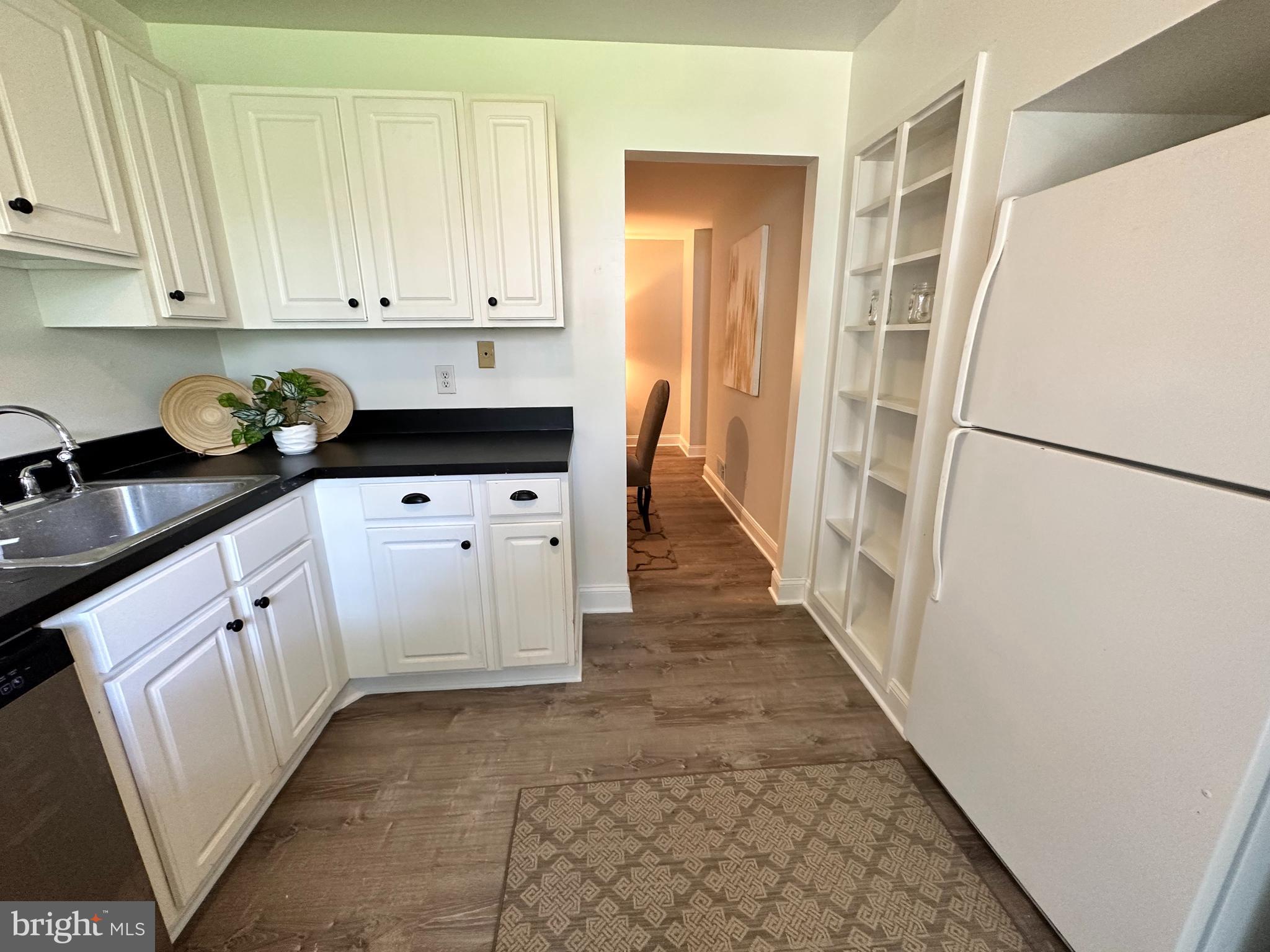 HOMELAND SOUTHWAY - Residential Lease