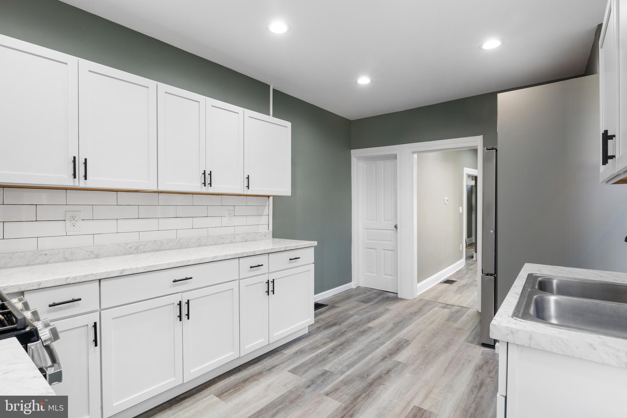 NORTH YORK - Residential