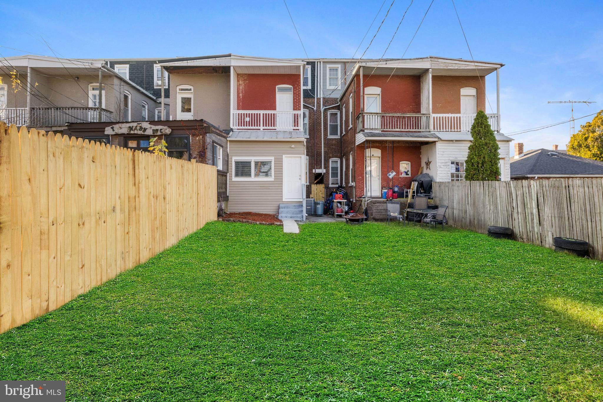 NORTH YORK - Residential