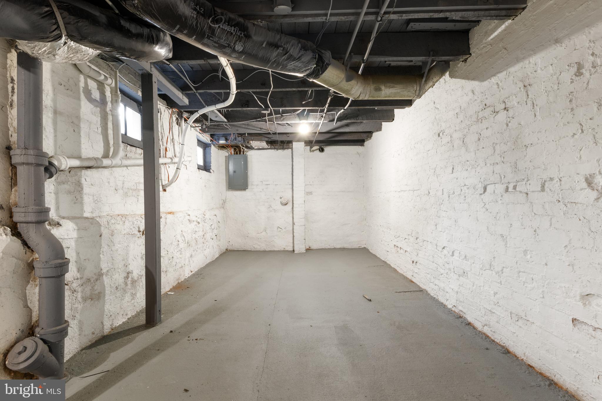 NORTH YORK - Residential