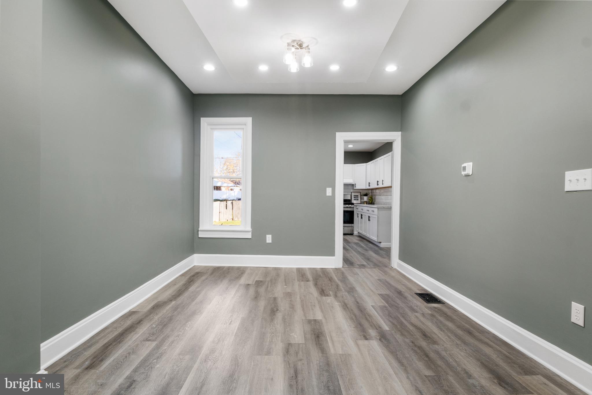 NORTH YORK - Residential