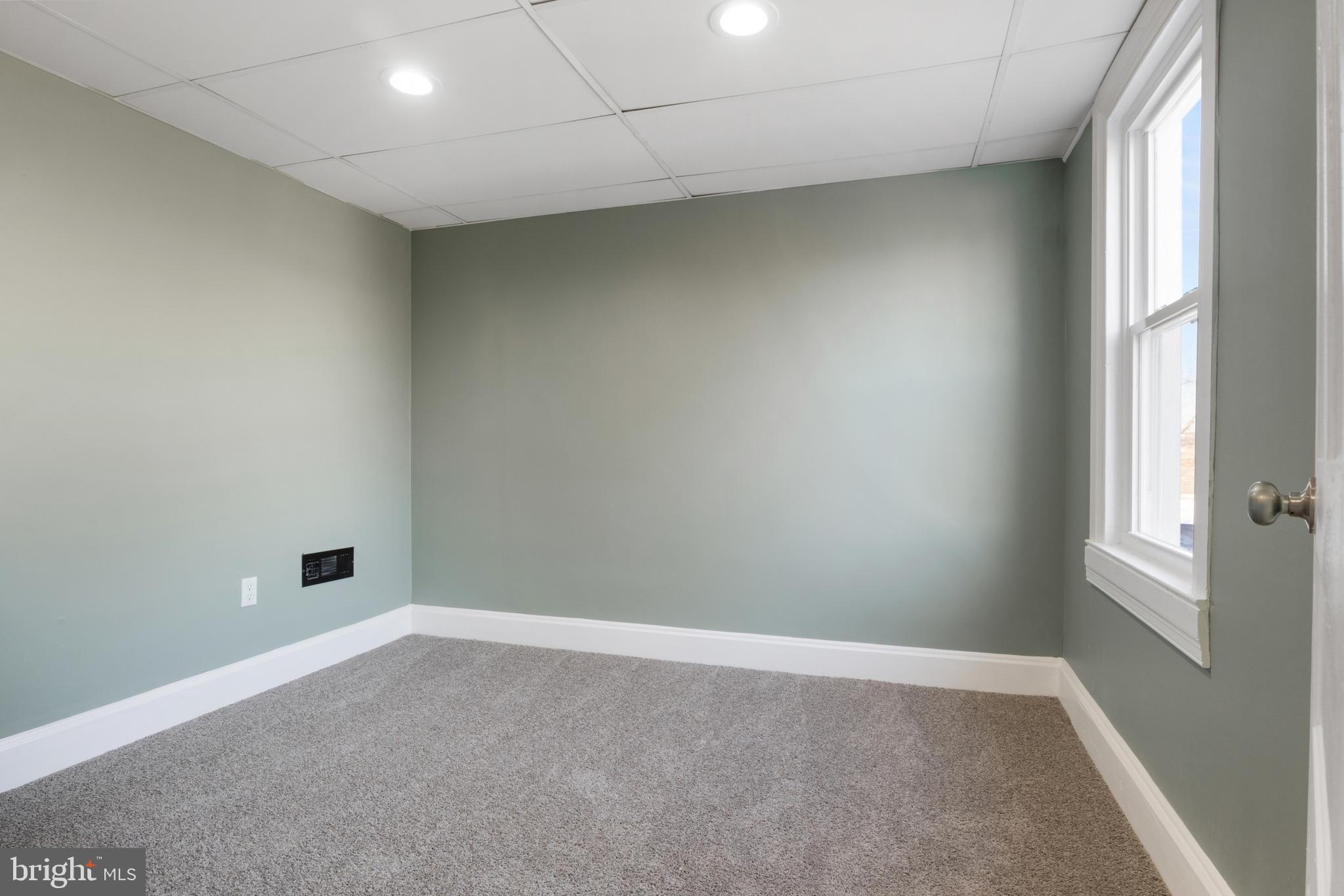 NORTH YORK - Residential