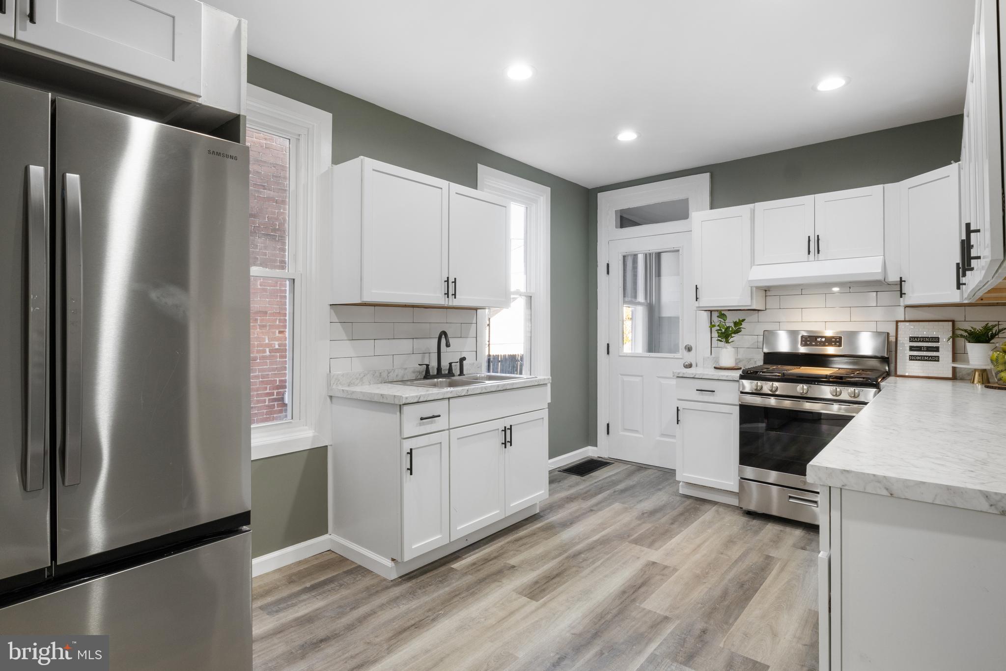 NORTH YORK - Residential