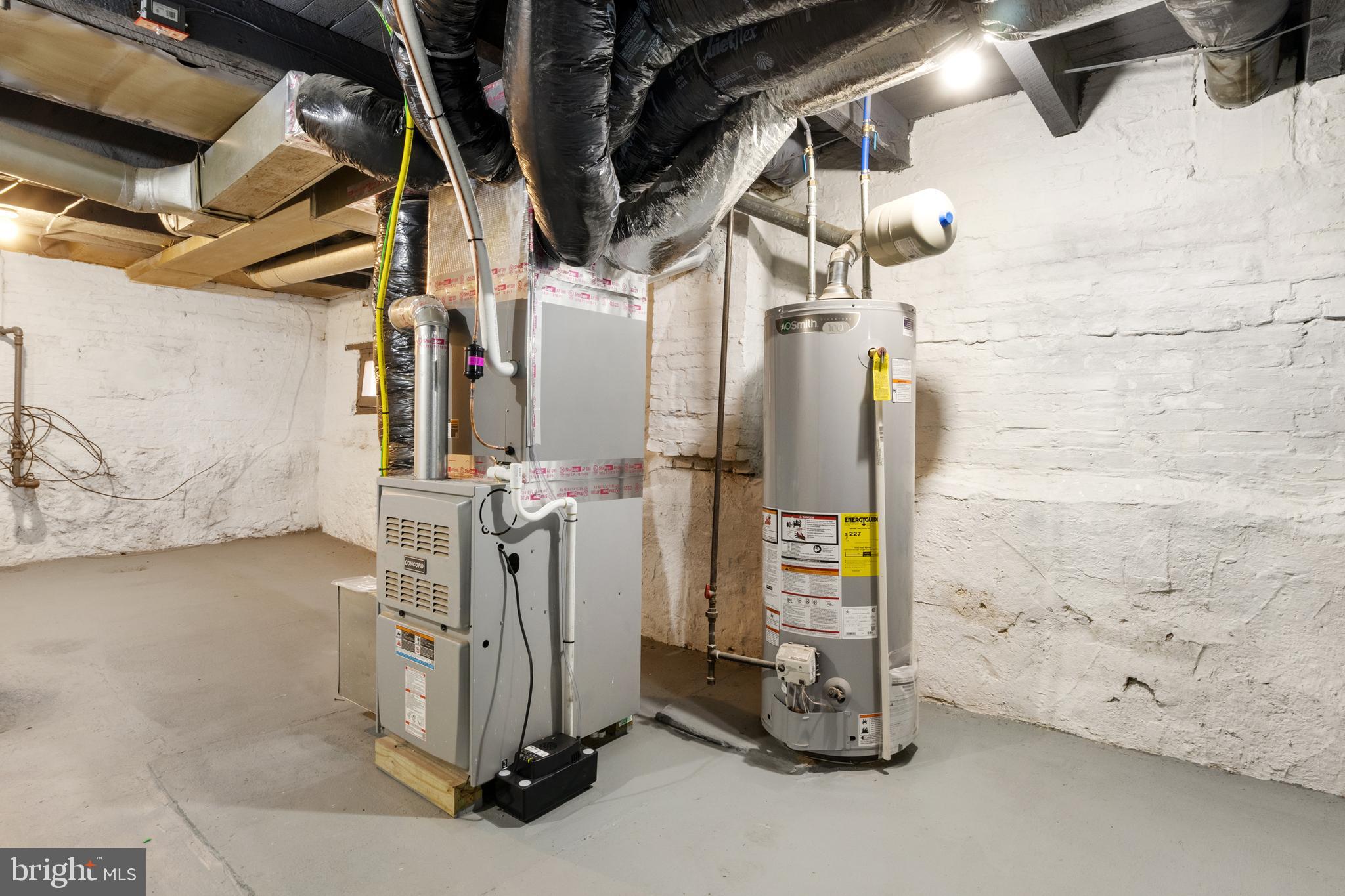 NORTH YORK - Residential