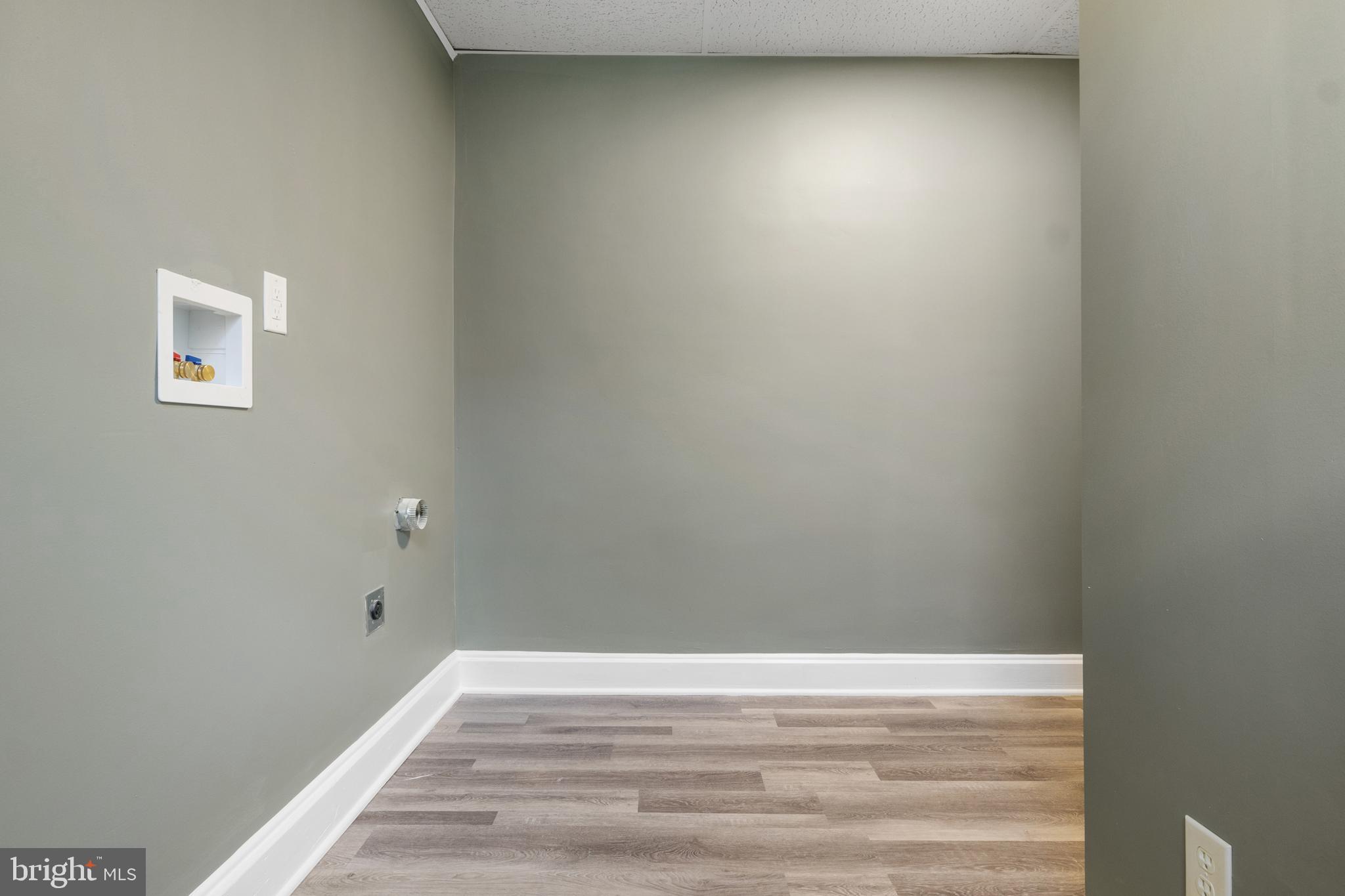 NORTH YORK - Residential