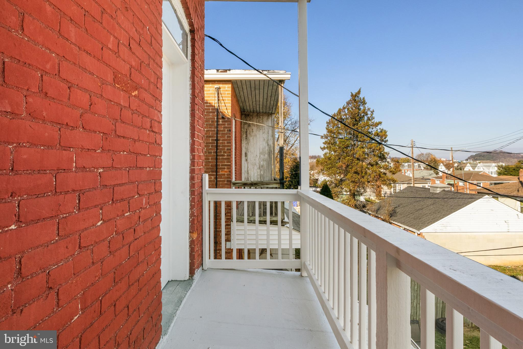 NORTH YORK - Residential