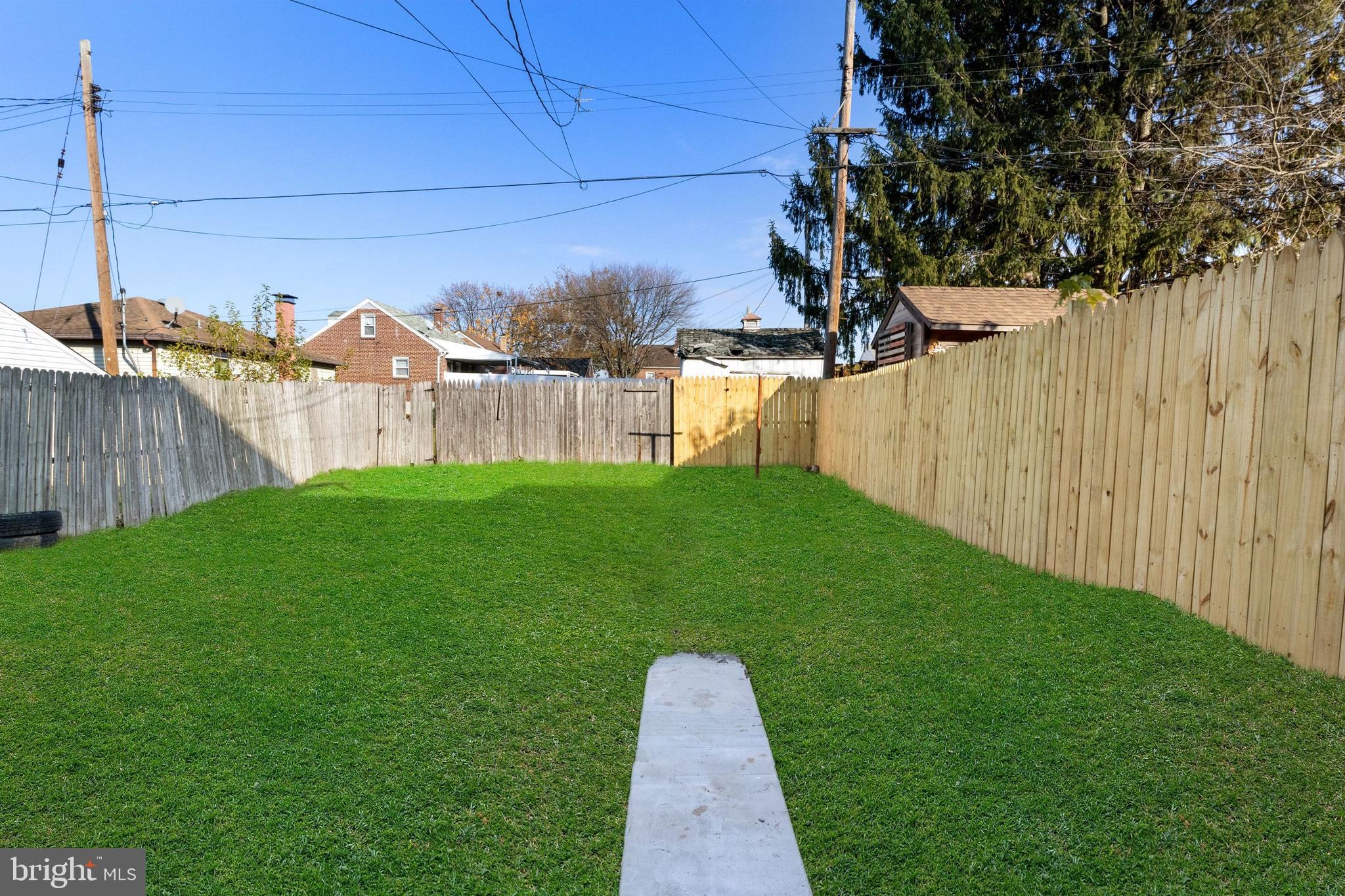 NORTH YORK - Residential