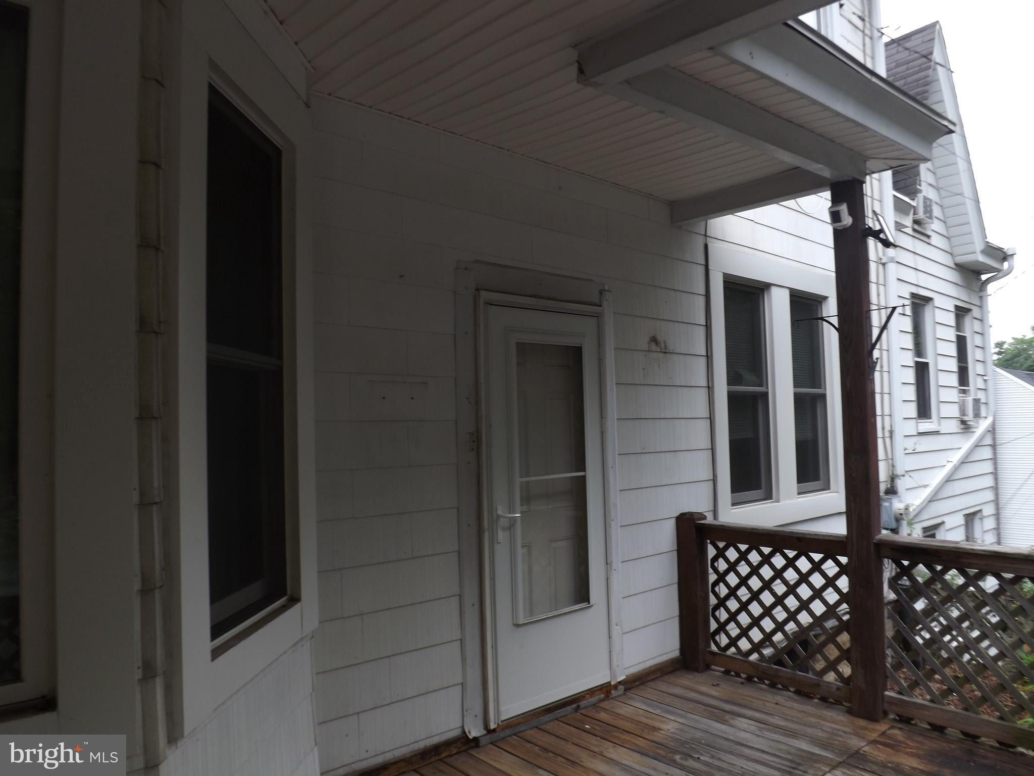 518 LAUREL STREET