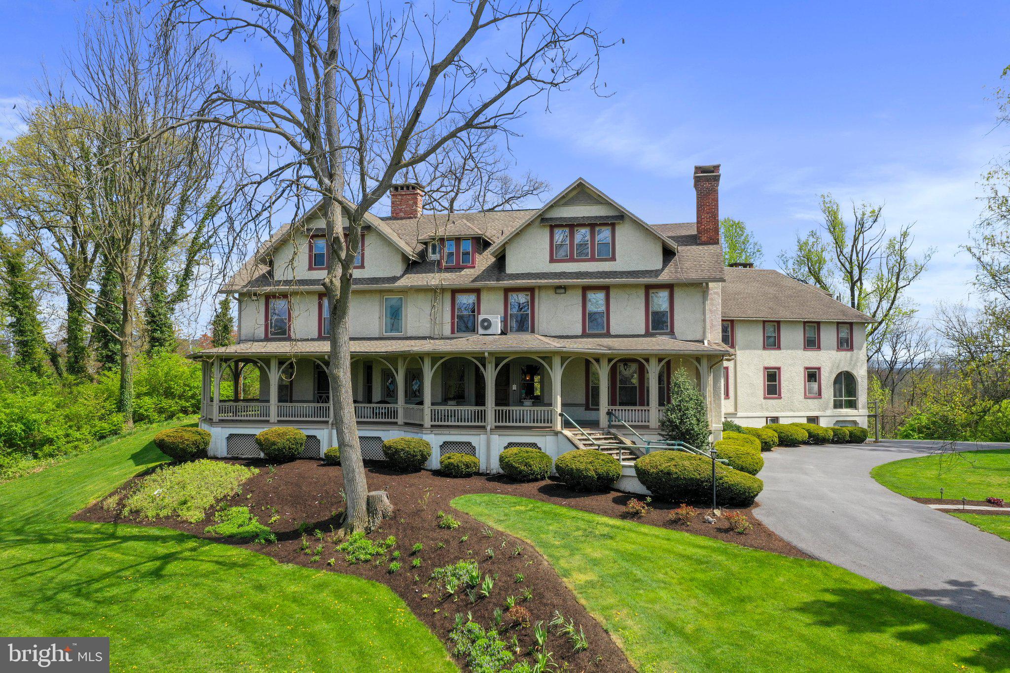 1090 RAGGED EDGE ROAD