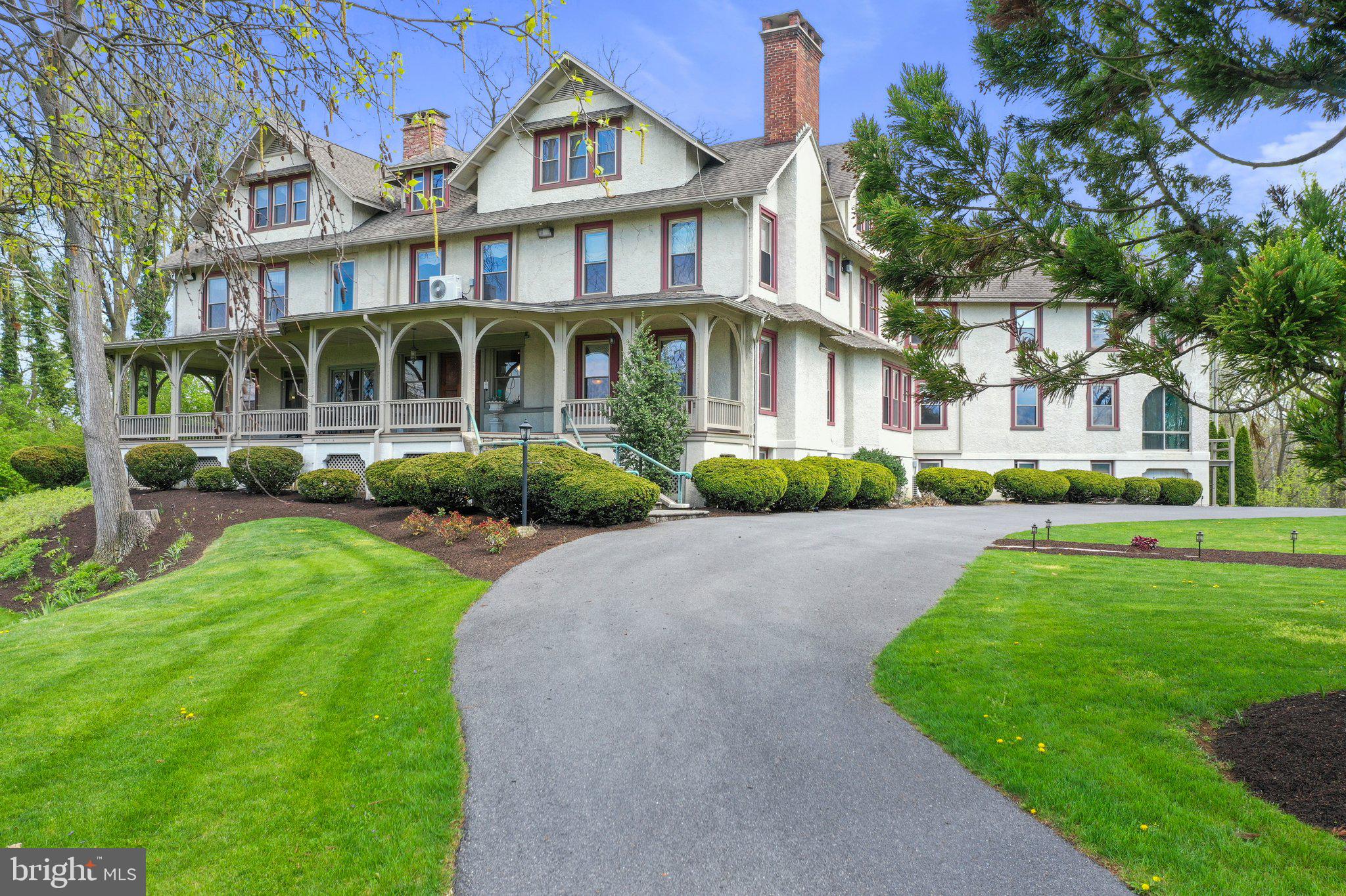 1090 RAGGED EDGE ROAD