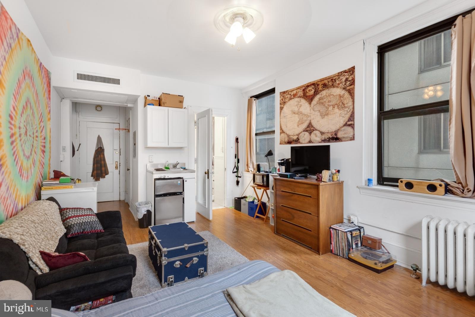 AVENUE OF THE ARTS - Residential Lease