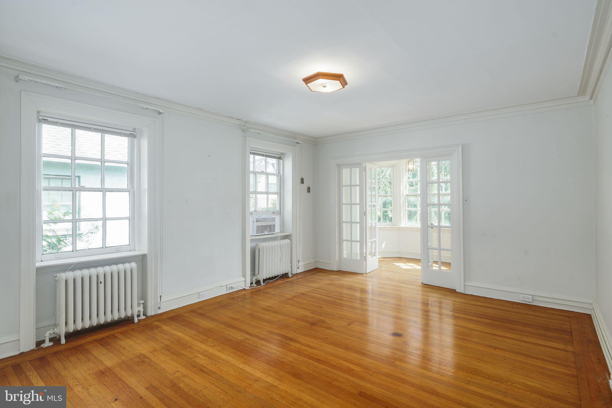 GARDEN COURT - Residential