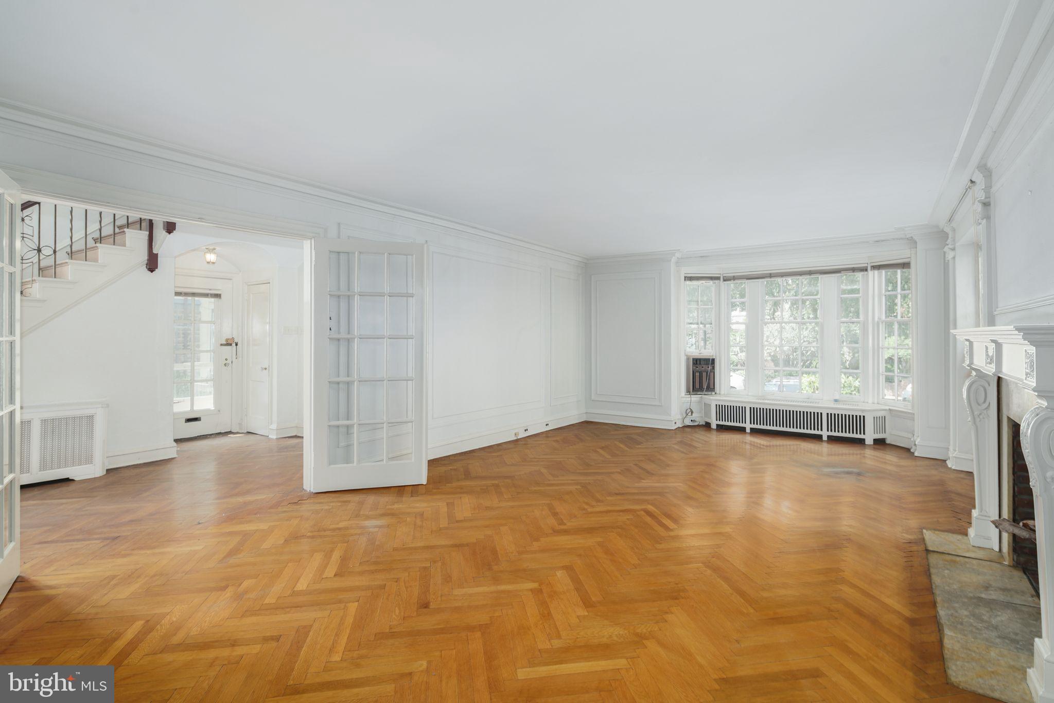 GARDEN COURT - Residential