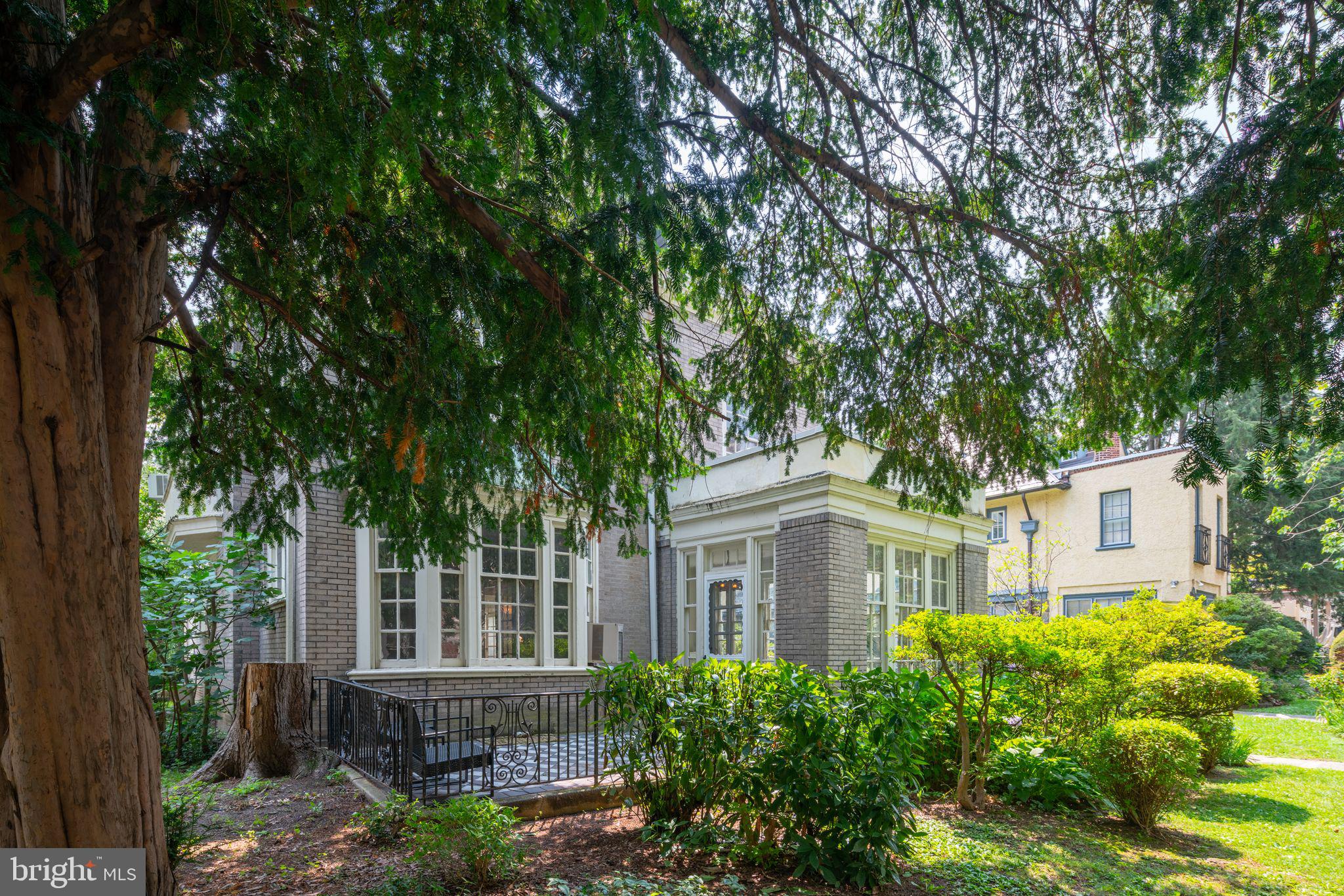 GARDEN COURT - Residential