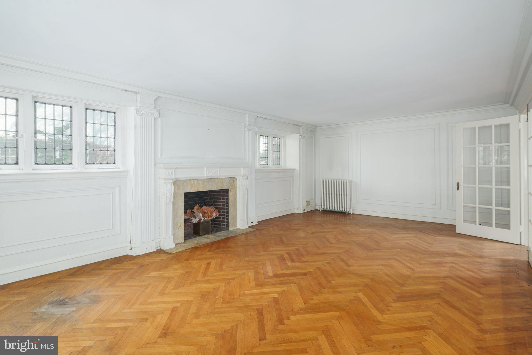 GARDEN COURT - Residential