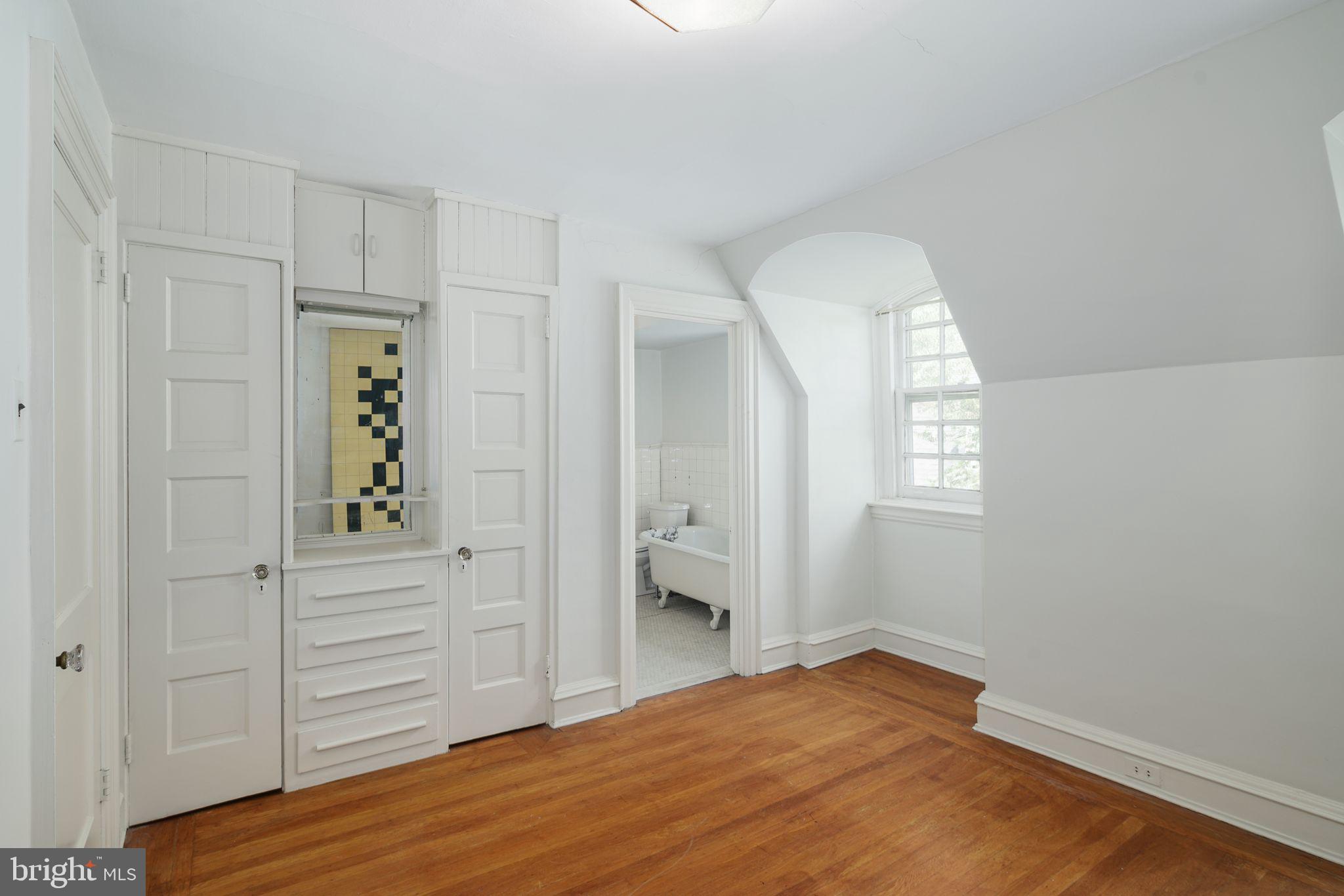 GARDEN COURT - Residential