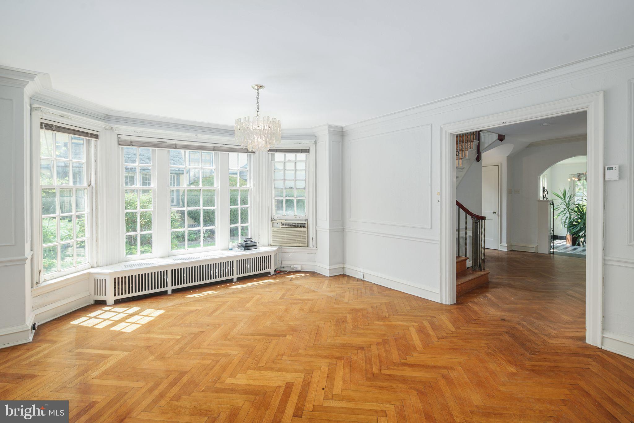 GARDEN COURT - Residential