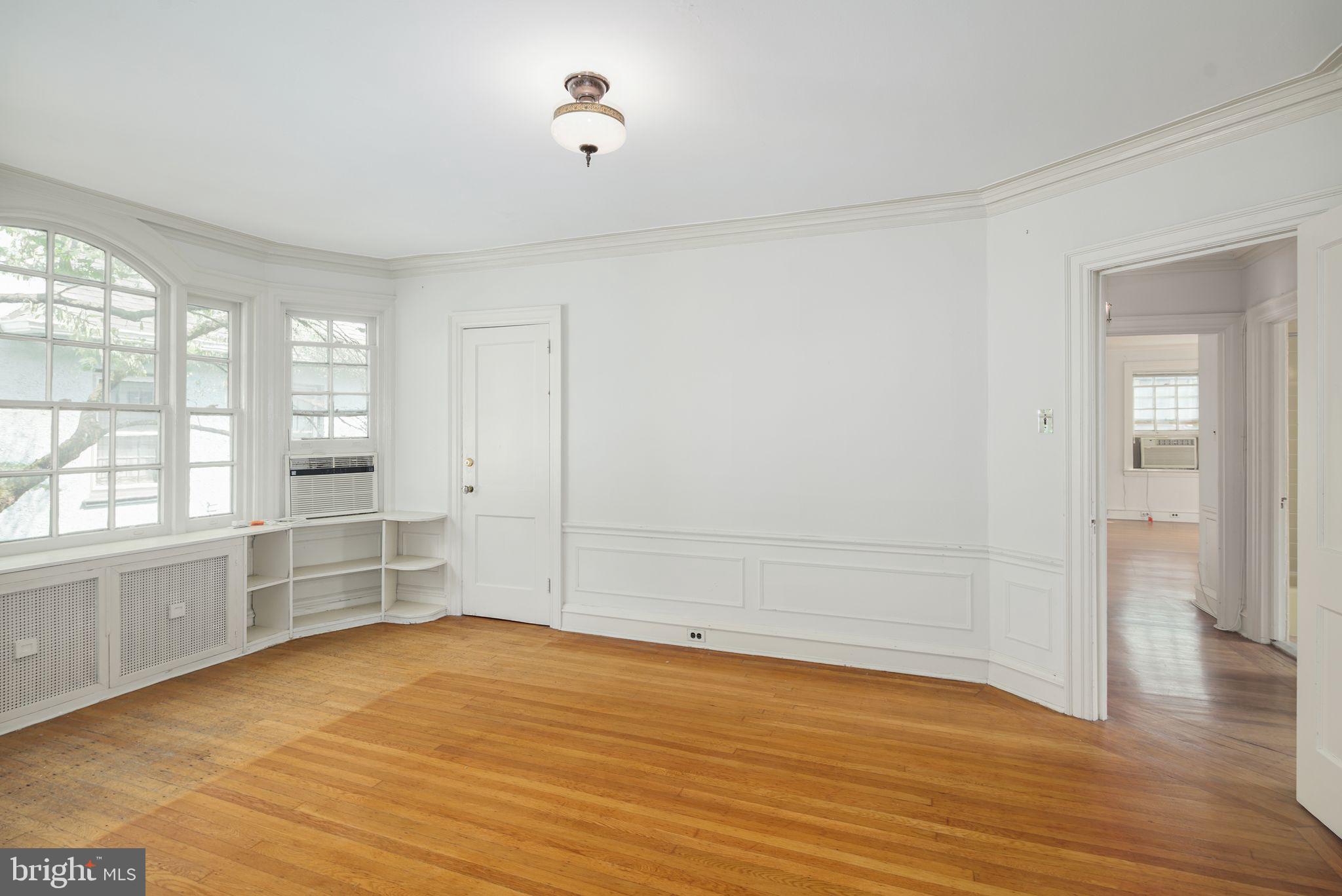 GARDEN COURT - Residential