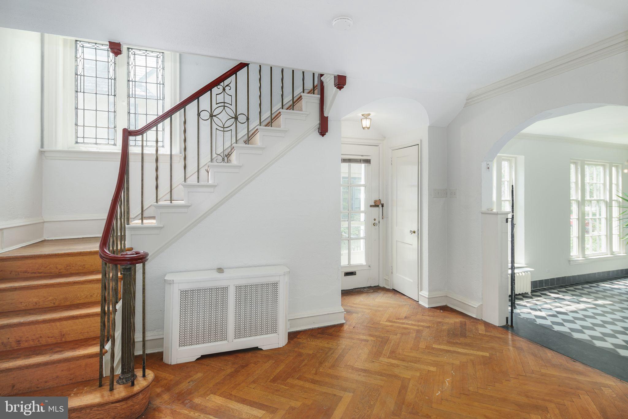 GARDEN COURT - Residential