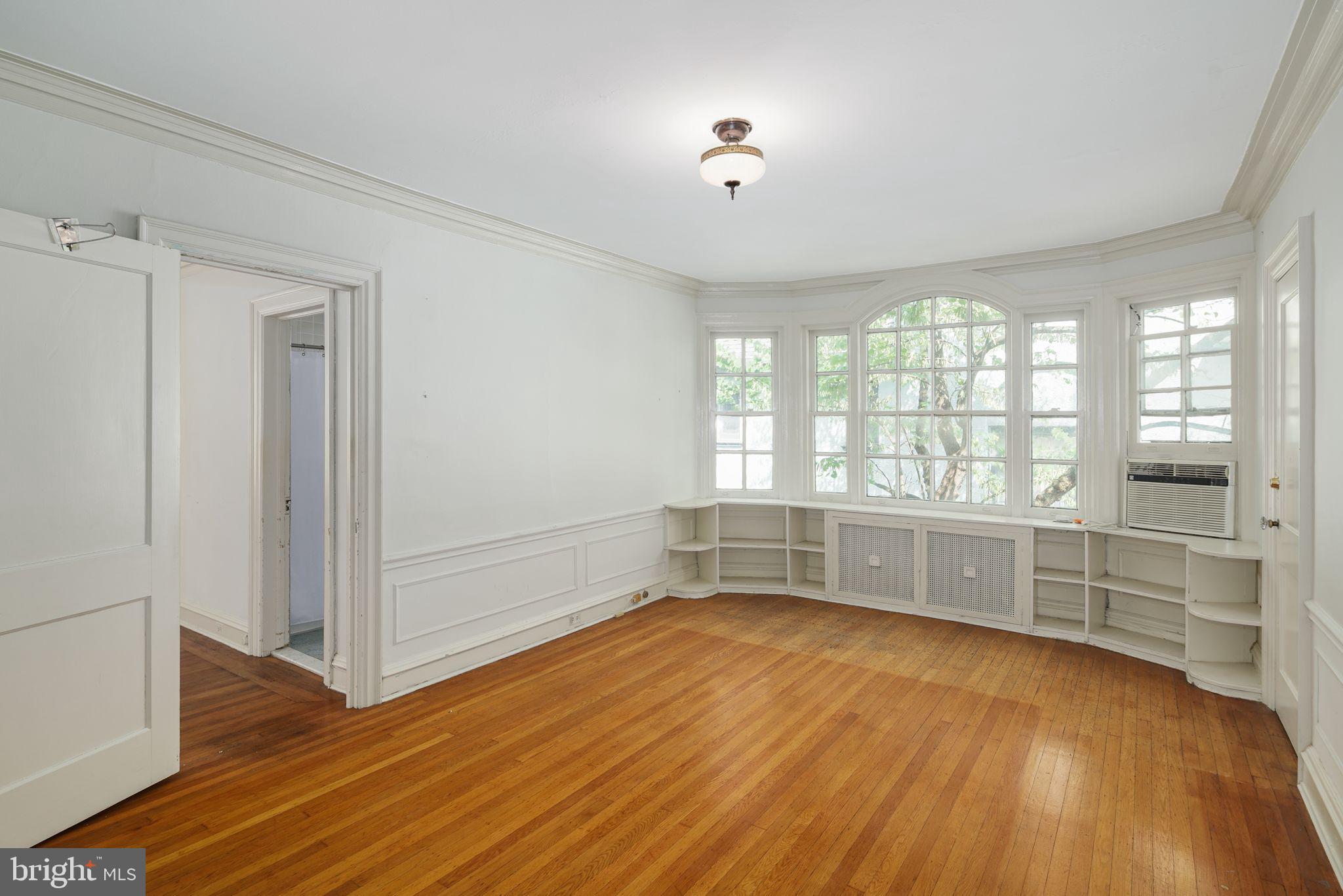 GARDEN COURT - Residential