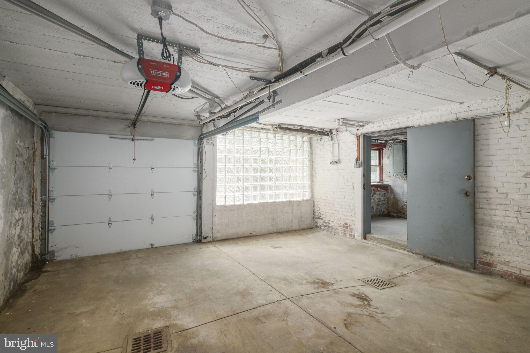 GARDEN COURT - Residential