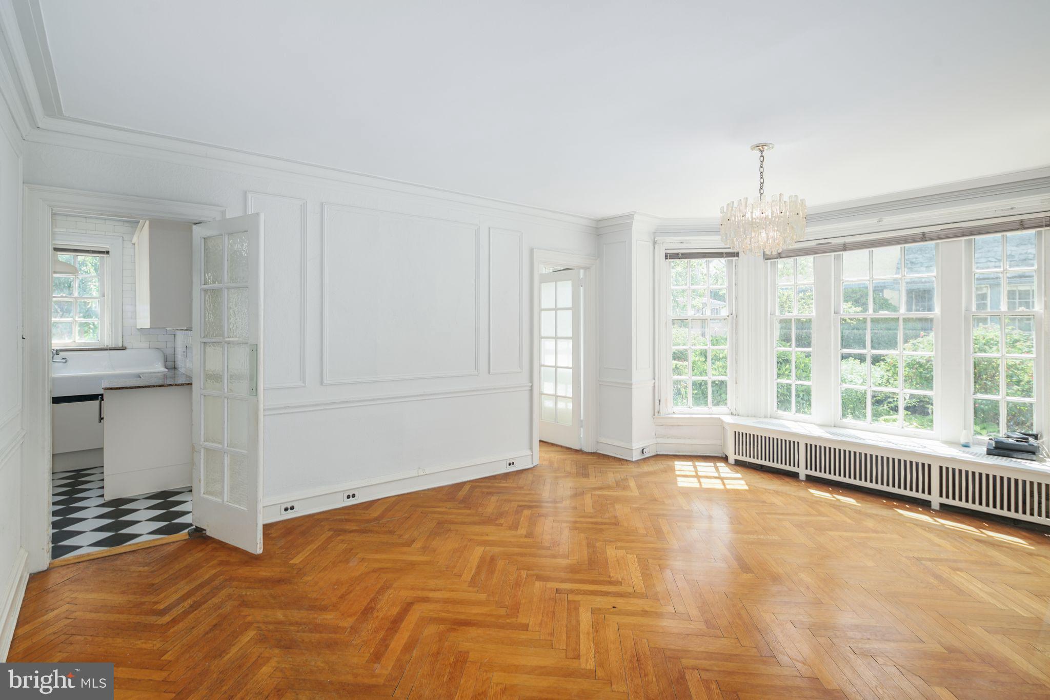 GARDEN COURT - Residential