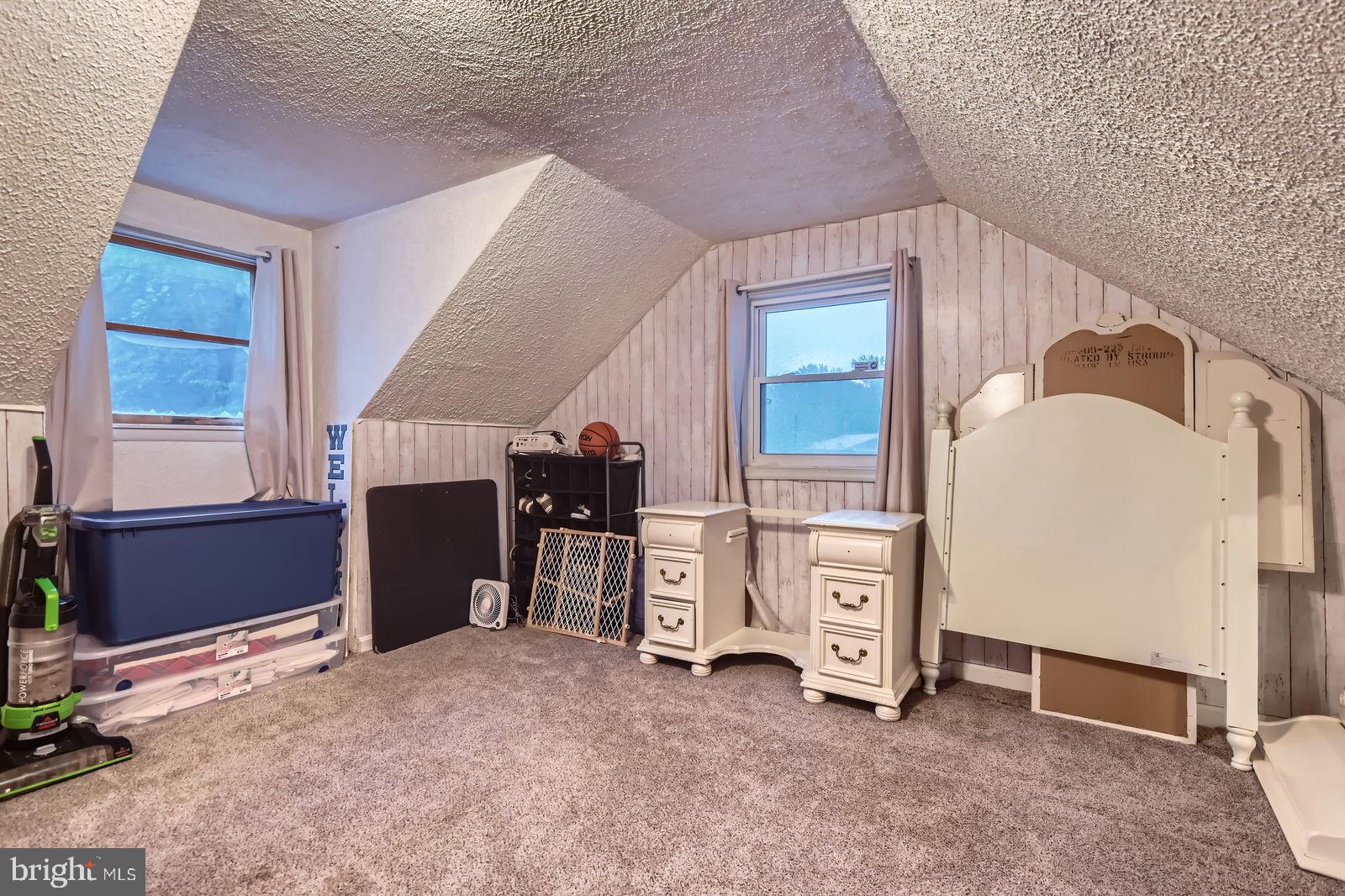 OAKRIDGE - Residential