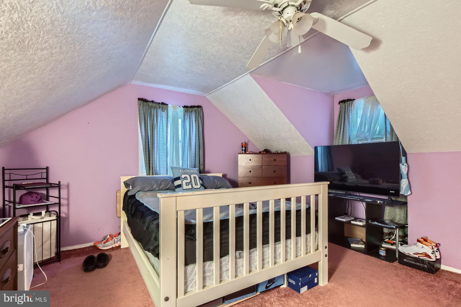 OAKRIDGE - Residential