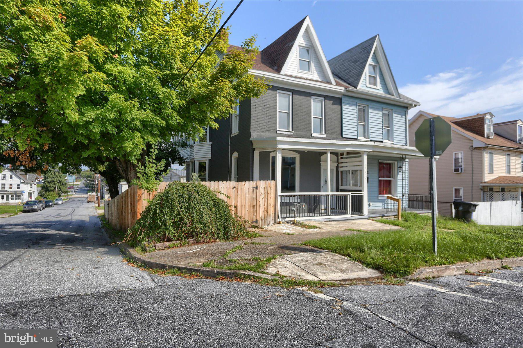 2000 FORSTER STREET