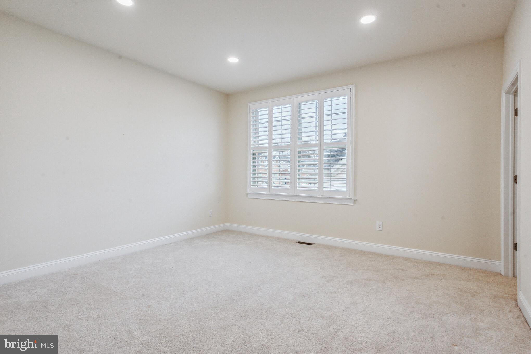 YARDLEY WALK - Residential
