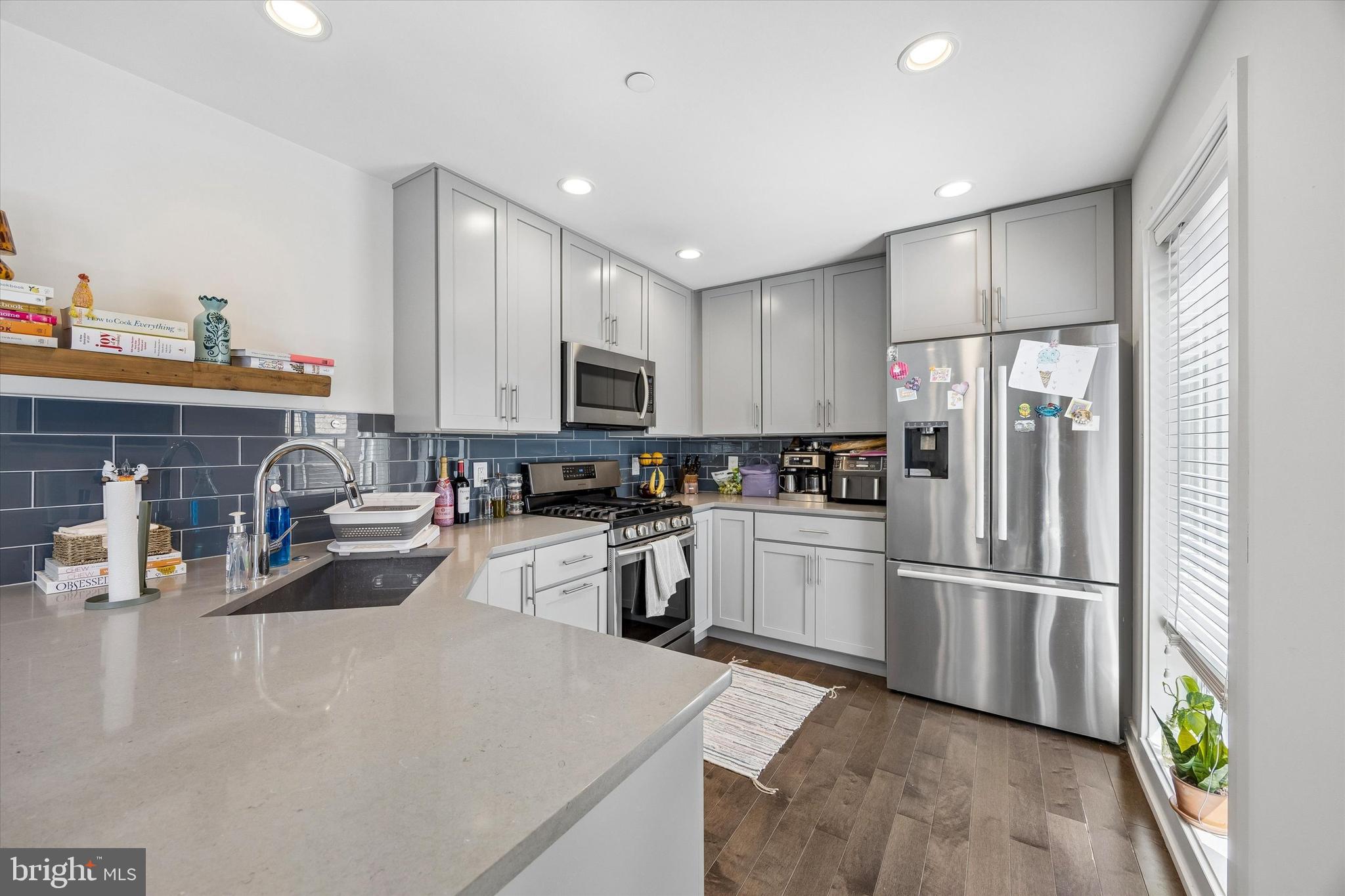 BELLA VISTA - Residential