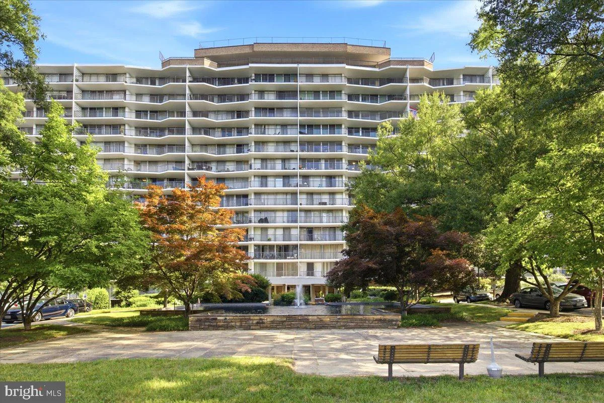 3333 University Boulevard W Unit 704, Kensington, MD, 20895