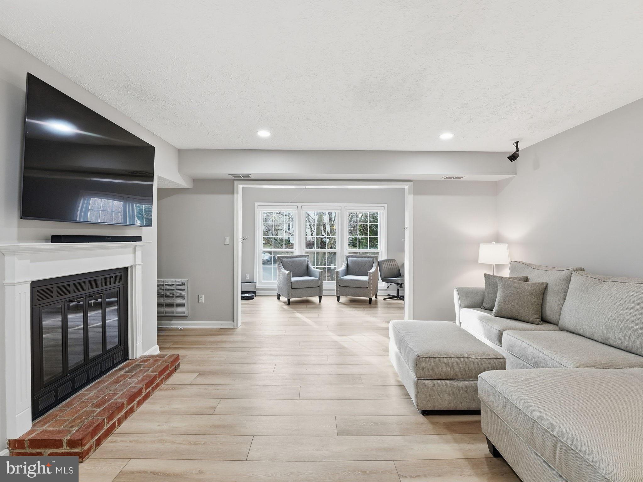 WILLOW POINT - Residential